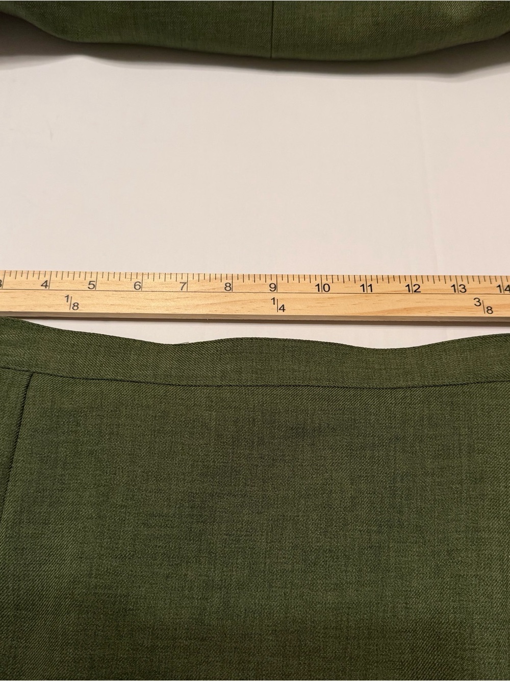 Alfred Dunner Women’s Size 14/16 Green Solid 2-Piece Polyester Skirt Suit Set - Picture 4 of 8